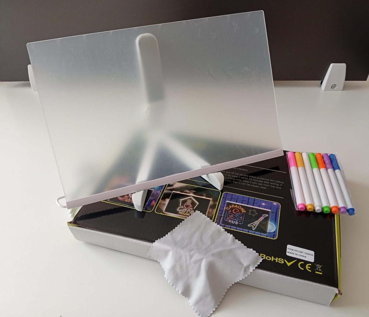 LUMIKIDS: Dibuja con luz, crea con magia. Tablero de 30x20