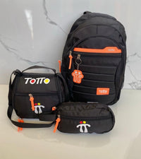NEGRO CON NARANJA